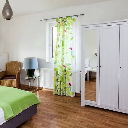 Cozy Holiday In Sankt Goarshausen Near River Rhine *